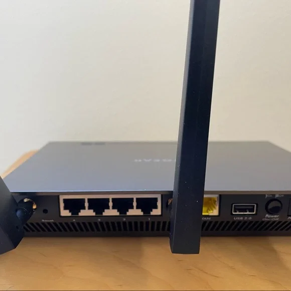 Netgear WIFI Router - Picture 6 of 8